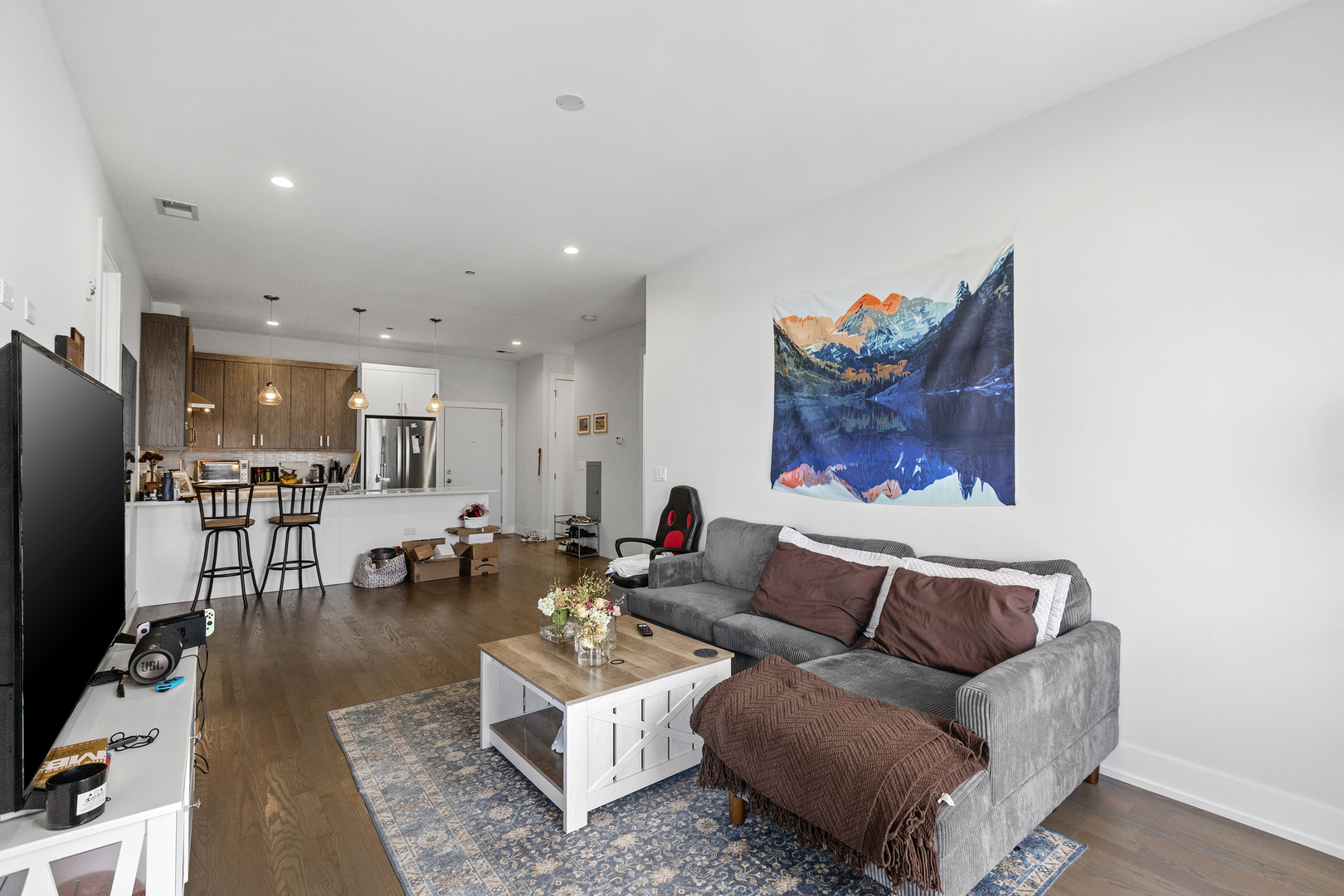 2217 W Madison Street 302