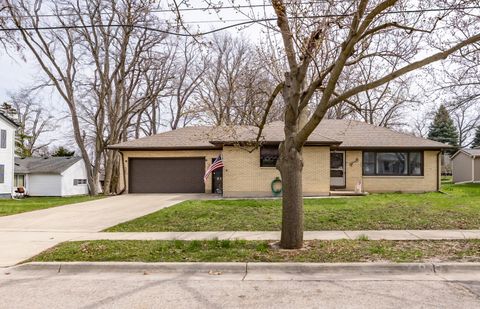 Photo of 63 S Union Street, Elgin, IL 60123 (MLS # 12612763)