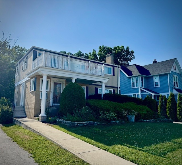 4386 Woodland Avenue