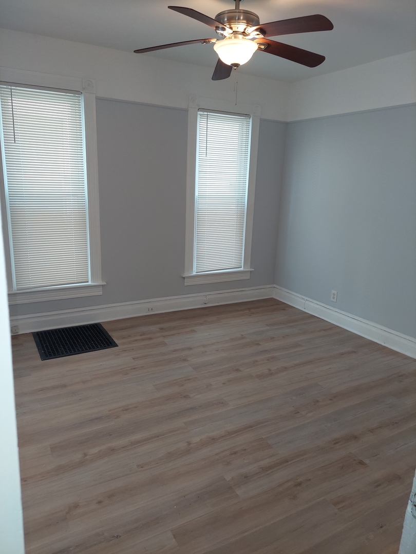 1009 Garnett Place 1