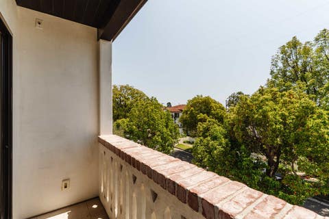 Tiny photo for 16037 W Junaluska Way, Pacific Palisades, CA 90272 (MLS # 12662487)