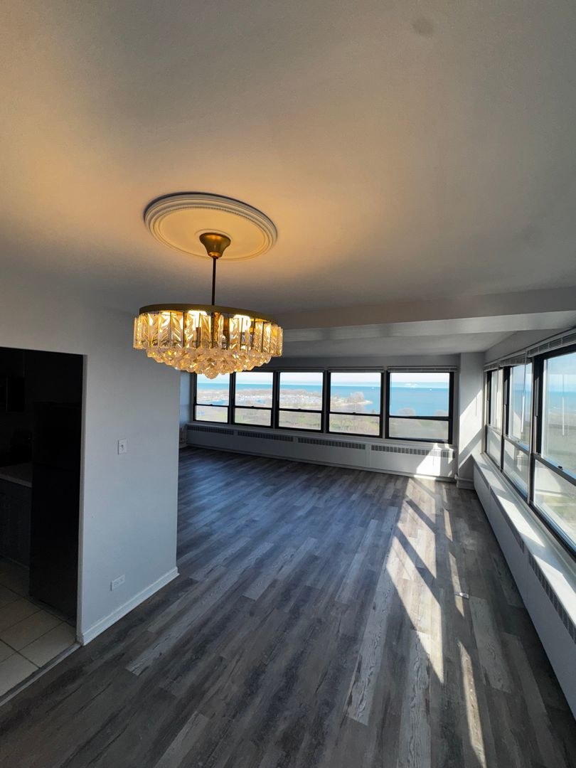 4180 N Marine Drive 1505
