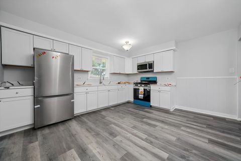 Tiny photo for 615 E 156th Place, South Holland, IL 60473 (MLS # 12551257)