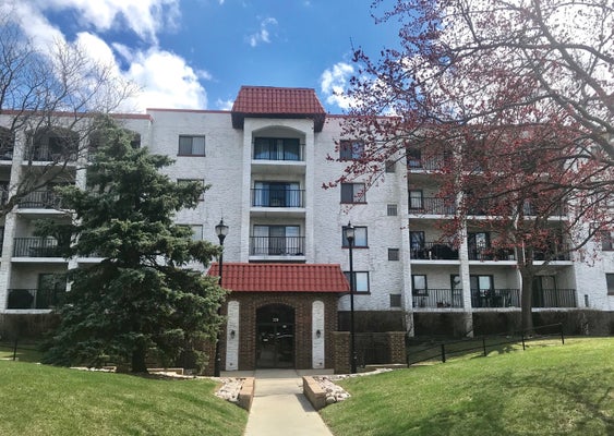 375 PLUM CREEK DR APT 503, WHEELING, IL 60090 - Image 0267960883f4585dde813dfd962cbedd/1494473136