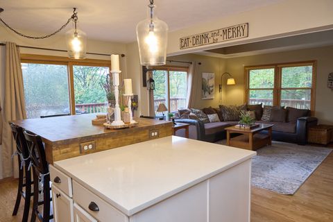 Tiny photo for 21 Magnolia Court, Putnam, IL 61560 (MLS # 12604236)