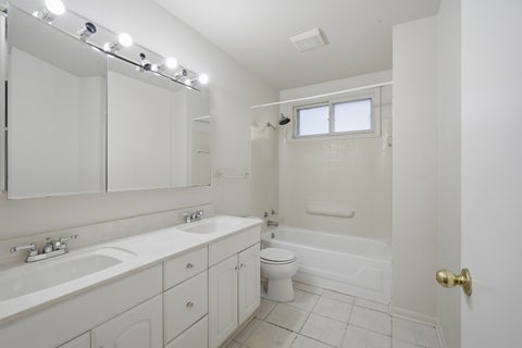 Tiny photo for 23 W Suffield Drive, Arlington Heights, IL 60004 (MLS # 12795872)