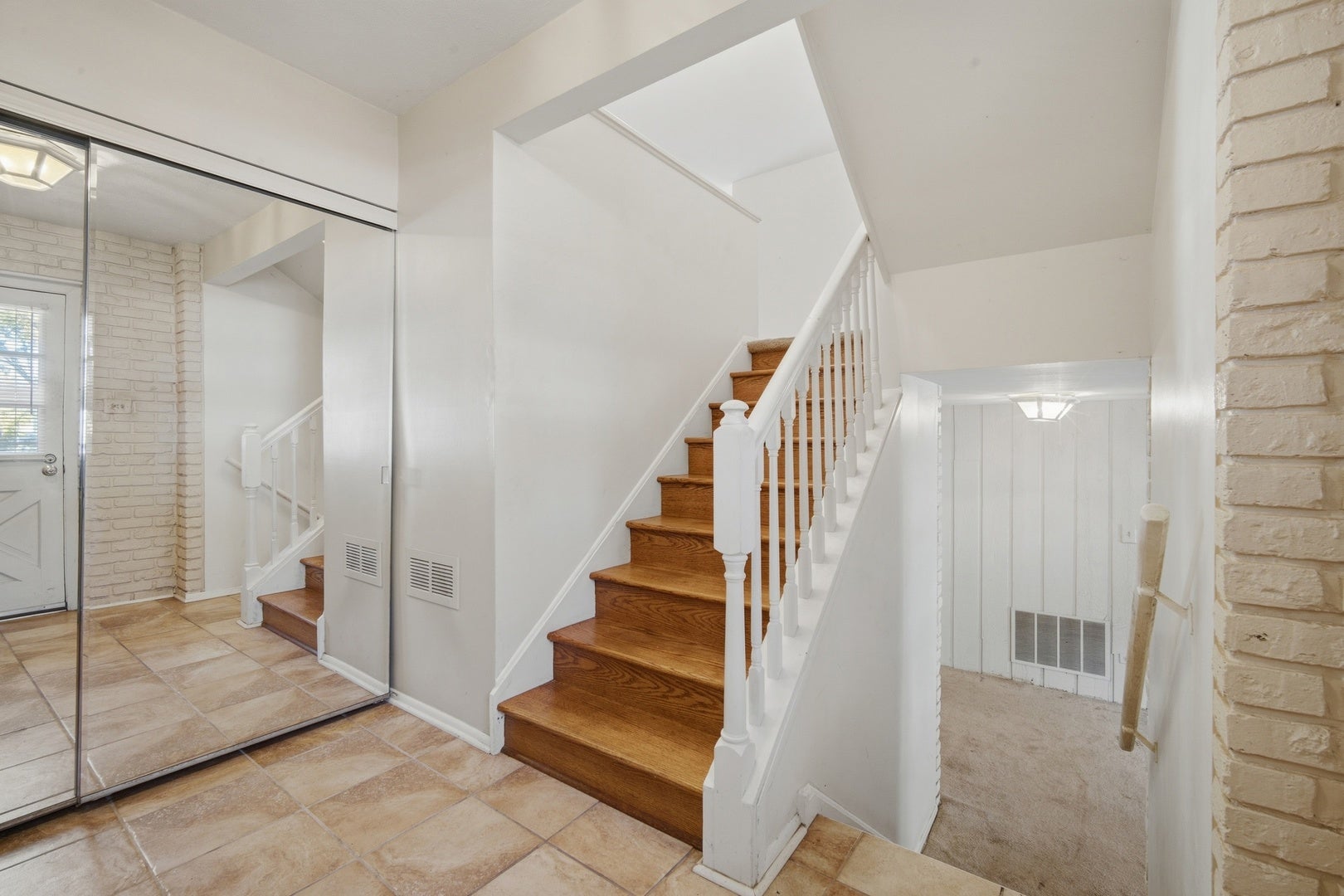 23 W Suffield Drive