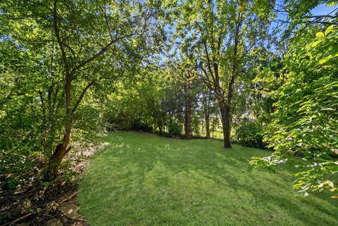 Tiny photo for 23 W Suffield Drive, Arlington Heights, IL 60004 (MLS # 12795872)