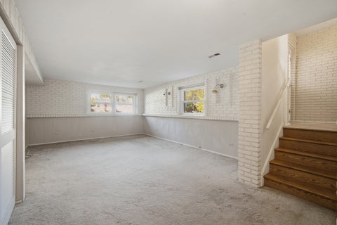 Tiny photo for 23 W Suffield Drive, Arlington Heights, IL 60004 (MLS # 12795872)