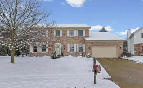 Photo of 3 Earls Court, Bloomington, IL 61704 (MLS # 12523678)