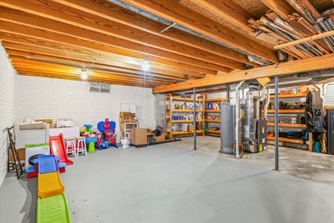 Tiny photo for 3 Earls Court, Bloomington, IL 61704 (MLS # 12523678)