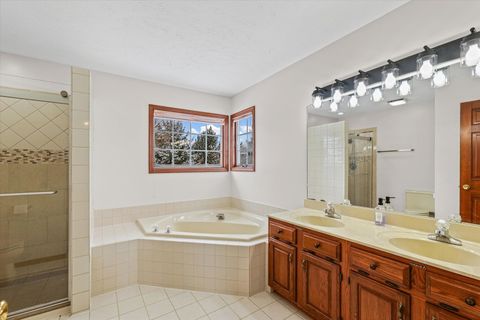 Tiny photo for 3 Earls Court, Bloomington, IL 61704 (MLS # 12523678)