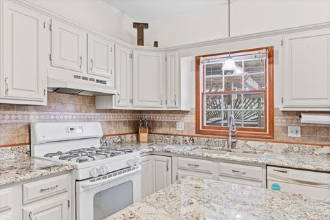 Tiny photo for 3 Earls Court, Bloomington, IL 61704 (MLS # 12523678)