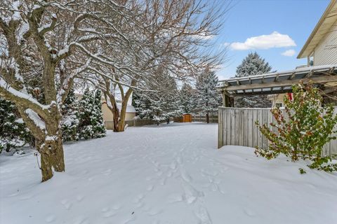 Tiny photo for 3 Earls Court, Bloomington, IL 61704 (MLS # 12523678)