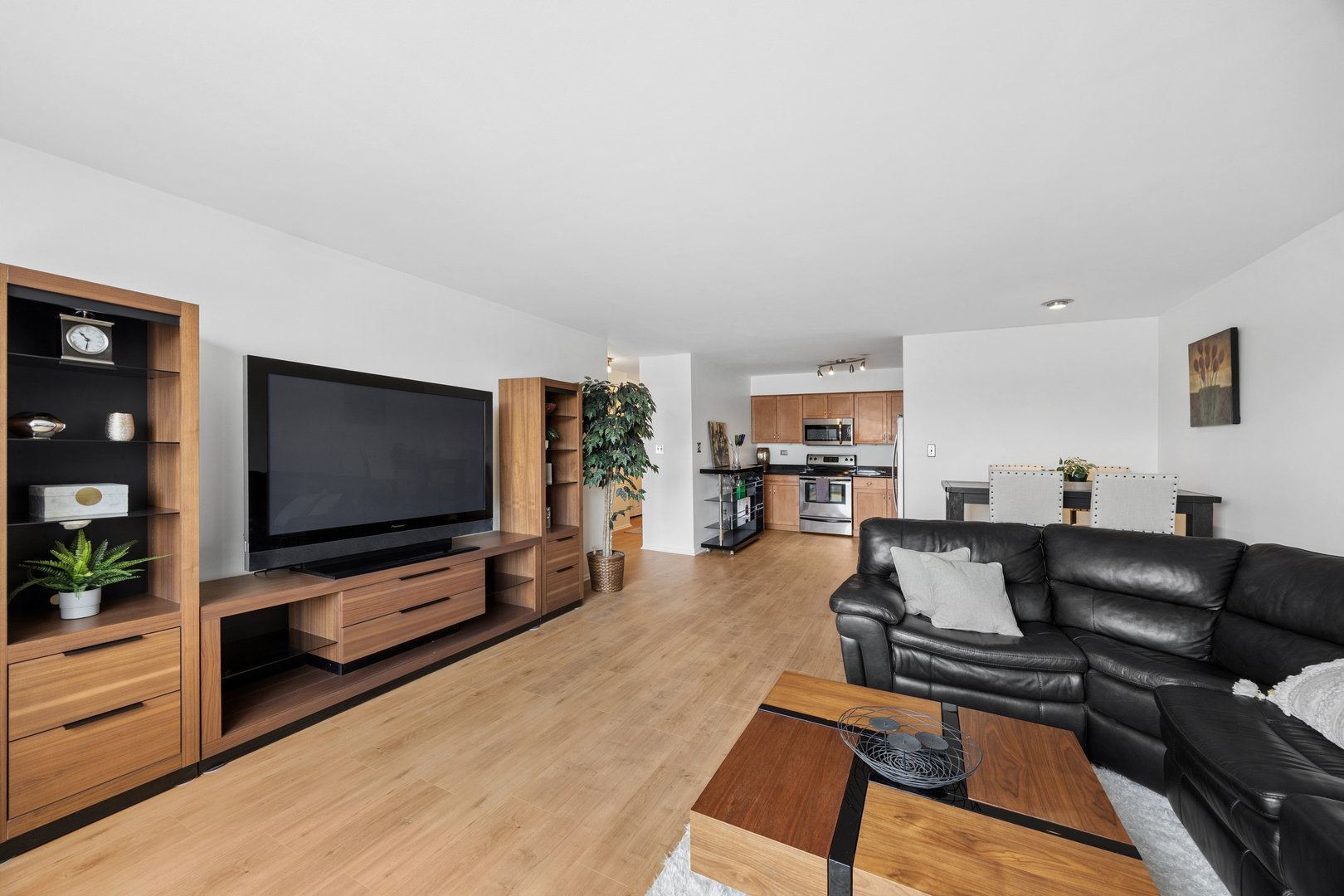 201 S Maple Avenue 106