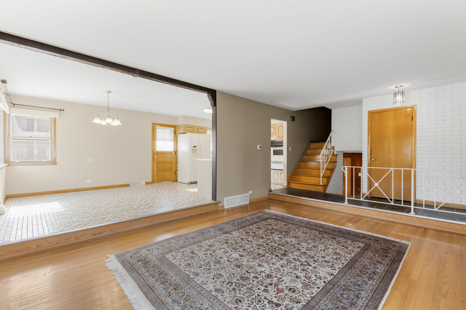 8556 N Oriole Avenue