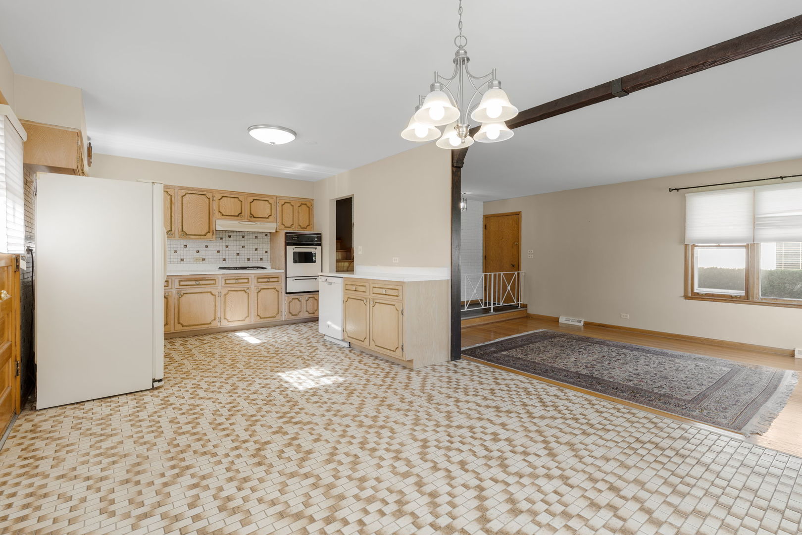 8556 N Oriole Avenue