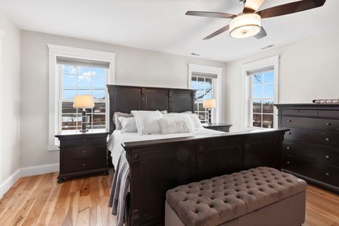 Tiny photo for 205 W Cook Avenue, Libertyville, IL 60048 (MLS # 12514777)