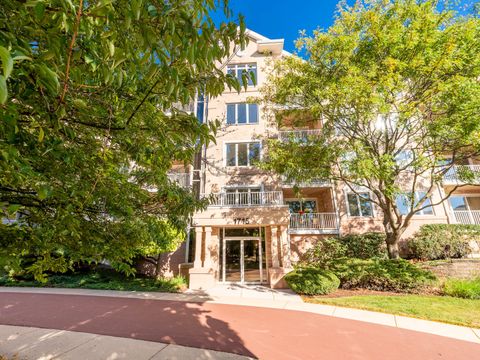 Photo of 1715 Pavilion Way #205, Park Ridge, IL 60068 (MLS # 12486520)