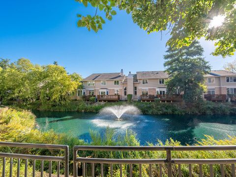 Tiny photo for 1715 Pavilion Way #205, Park Ridge, IL 60068 (MLS # 12486520)