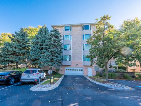 Tiny photo for 1715 Pavilion Way #205, Park Ridge, IL 60068 (MLS # 12486520)