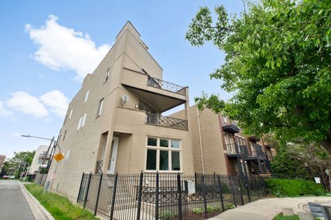 Photo of 2538 W Flournoy Street #2, Chicago, IL 60612 (MLS # 12653298)