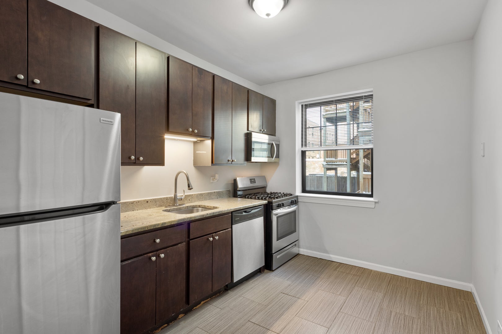 1638 W Jonquil Terrace 2