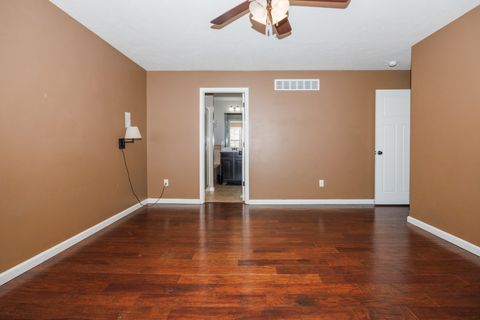 Tiny photo for 1517 Kell Avenue, Bloomington, IL 61705 (MLS # 12555569)