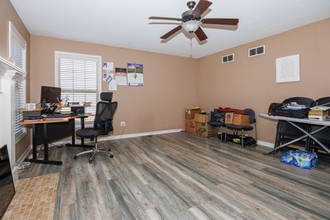 Tiny photo for 1517 Kell Avenue, Bloomington, IL 61705 (MLS # 12555569)