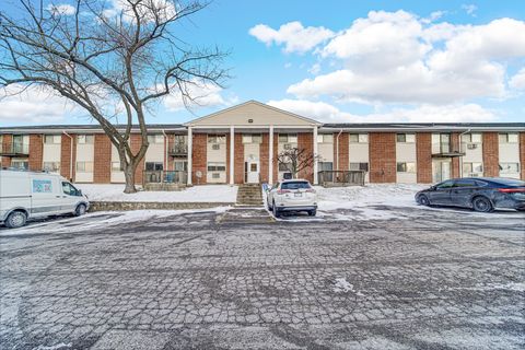 Tiny photo for 680 Marilyn Avenue #110, Glendale Heights, IL 60139 (MLS # 12553695)