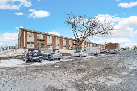 Tiny photo for 680 Marilyn Avenue #110, Glendale Heights, IL 60139 (MLS # 12553695)