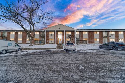 Tiny photo for 680 Marilyn Avenue #110, Glendale Heights, IL 60139 (MLS # 12553695)