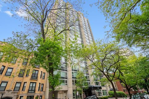 Photo of 2728 N Hampden Court #605, Chicago, IL 60614 (MLS # 12545498)
