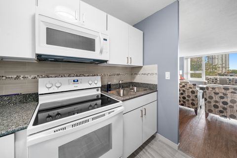 Tiny photo for 2728 N Hampden Court #605, Chicago, IL 60614 (MLS # 12545498)