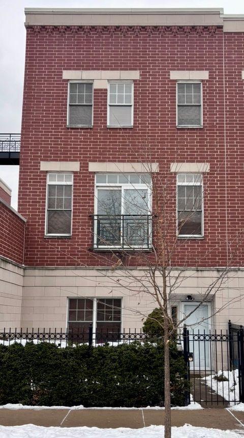 Photo of 1151 E 46th Street, Chicago, IL 60653 (MLS # 12565360)