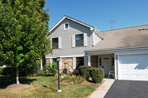 Photo of 373 Southbury Court #D-1, Schaumburg, IL 60193 (MLS # 12482467)