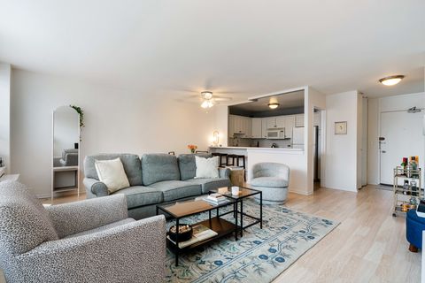 Tiny photo for 1255 N Sandburg Terrace #309E, Chicago, IL 60610 (MLS # 12595217)