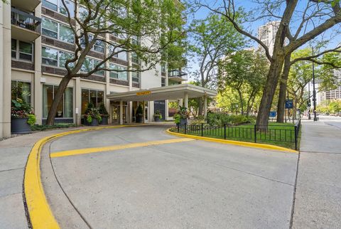 Tiny photo for 1255 N Sandburg Terrace #309E, Chicago, IL 60610 (MLS # 12595217)