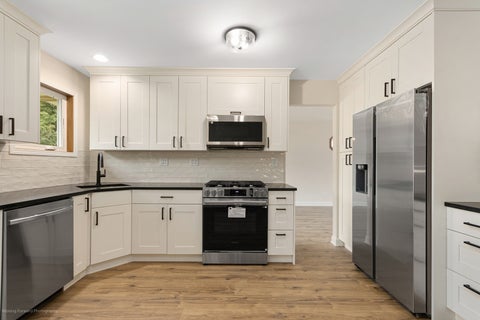 Tiny photo for 2847 Buckingham Avenue, Westchester, IL 60154 (MLS # 12754101)
