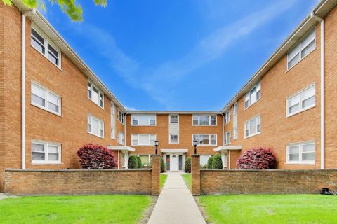 Photo of 6931 W 64th Place #3C, Chicago, IL 60638 (MLS # 12633069)