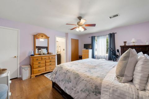 Tiny photo for 100 Des Plaines Lane, Hoffman Estates, IL 60169 (MLS # 12506484)