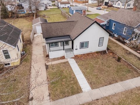 Tiny photo for 1006 N Morris Avenue, Bloomington, IL 61701 (MLS # 12544185)