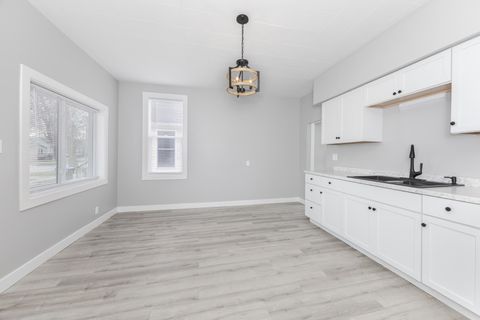 Tiny photo for 1006 N Morris Avenue, Bloomington, IL 61701 (MLS # 12544185)