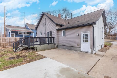 Tiny photo for 1006 N Morris Avenue, Bloomington, IL 61701 (MLS # 12544185)