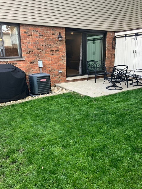 Tiny photo for 1906 Heatherway Lane #10, New Lenox, IL 60451 (MLS # 12666613)