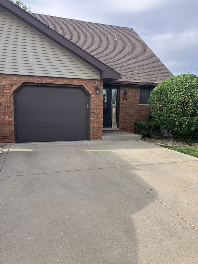 1906 Heatherway Lane 10