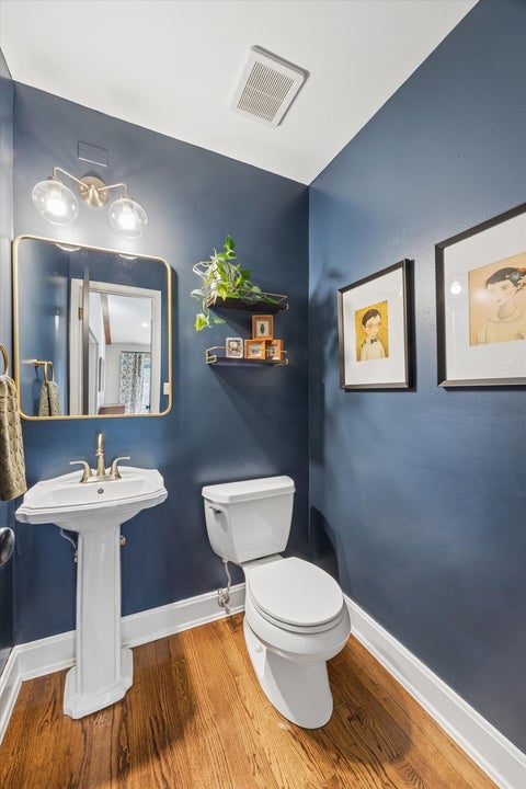 Tiny photo for 17 Golf Avenue, Clarendon Hills, IL 60514 (MLS # 12758417)