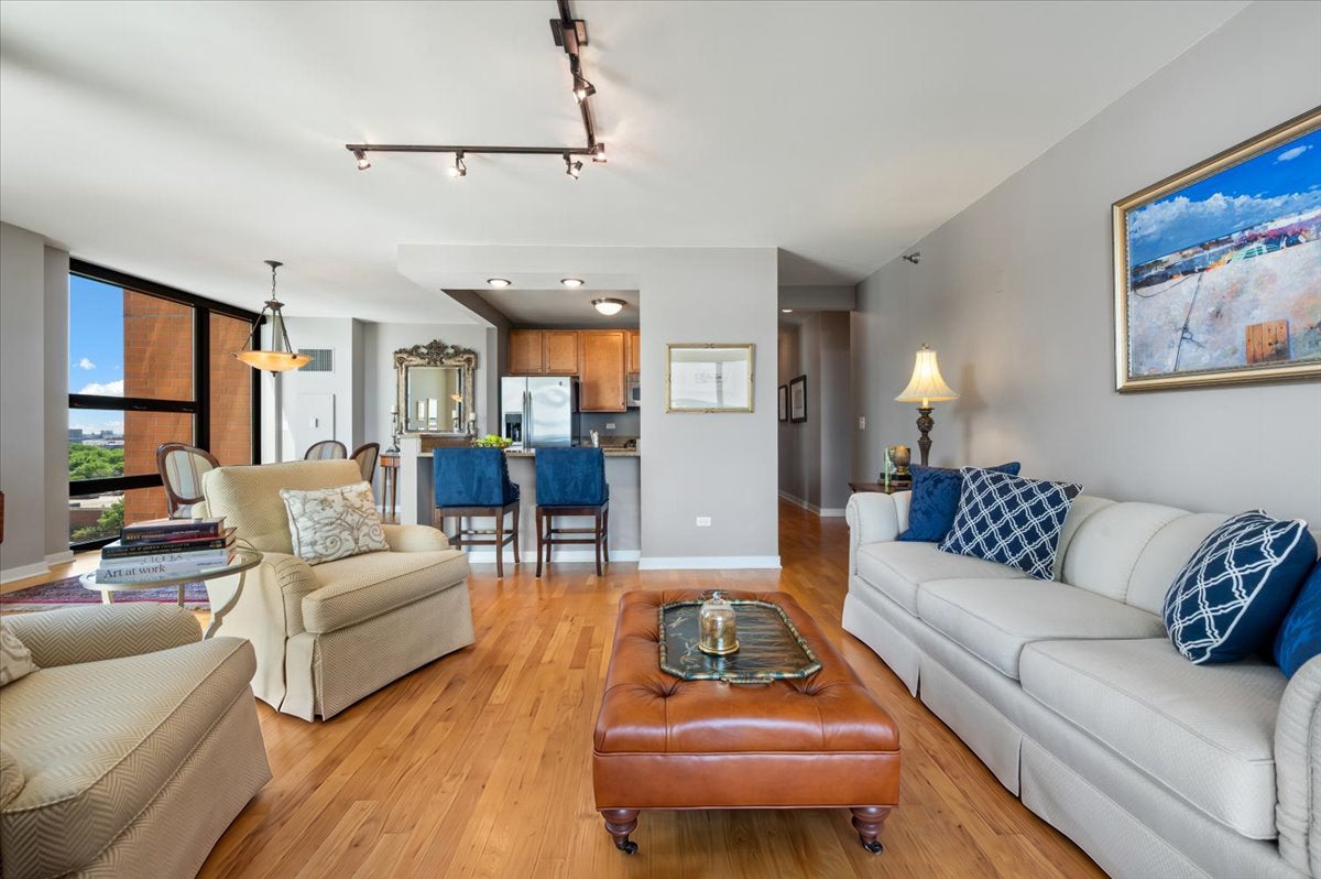 1160 S Michigan Avenue 1001