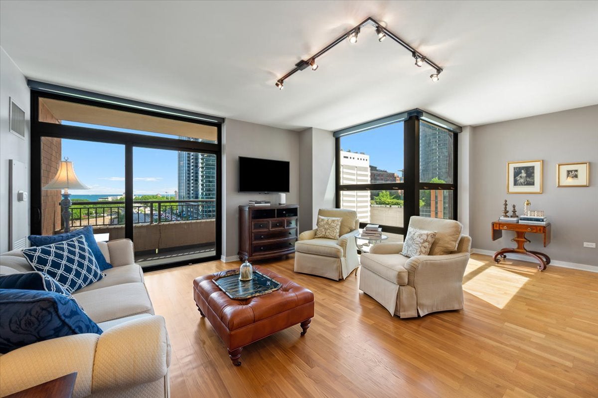1160 S Michigan Avenue 1001