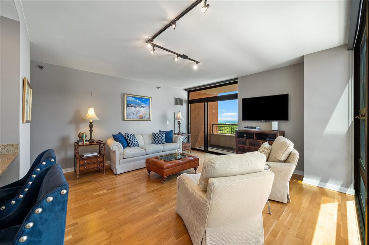1160 S Michigan Avenue 1001
